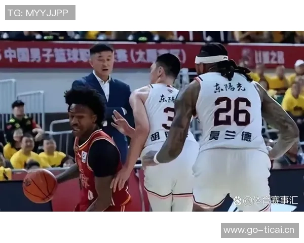 重庆篮球队的节奏分析与战术调整对比赛结果的影响探讨 重庆篮球队的节奏分析与战术调整对比赛结果的影响探讨